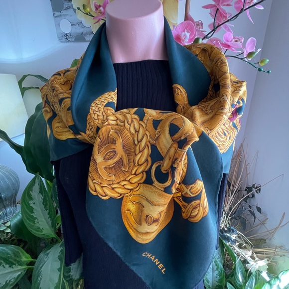 Chanel Gold Chain And CC Silk Scarf. - Picture 5 of 15